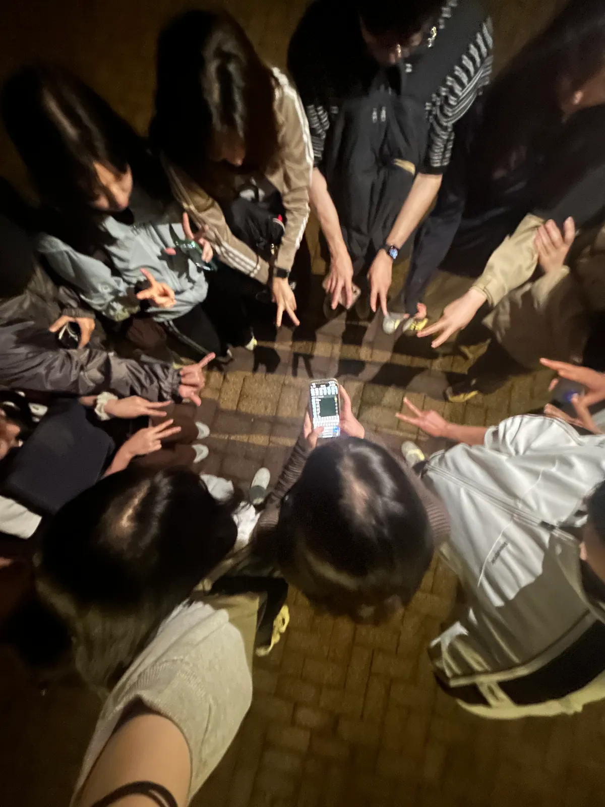 갠적으론 최소 10명 이상이 재밌더라구요!